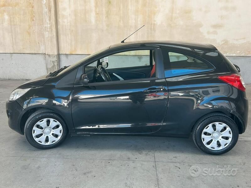 Usata 2010 Ford Ka Due volumi | 3100 € (Buon prezzo) - Immagine 1/4