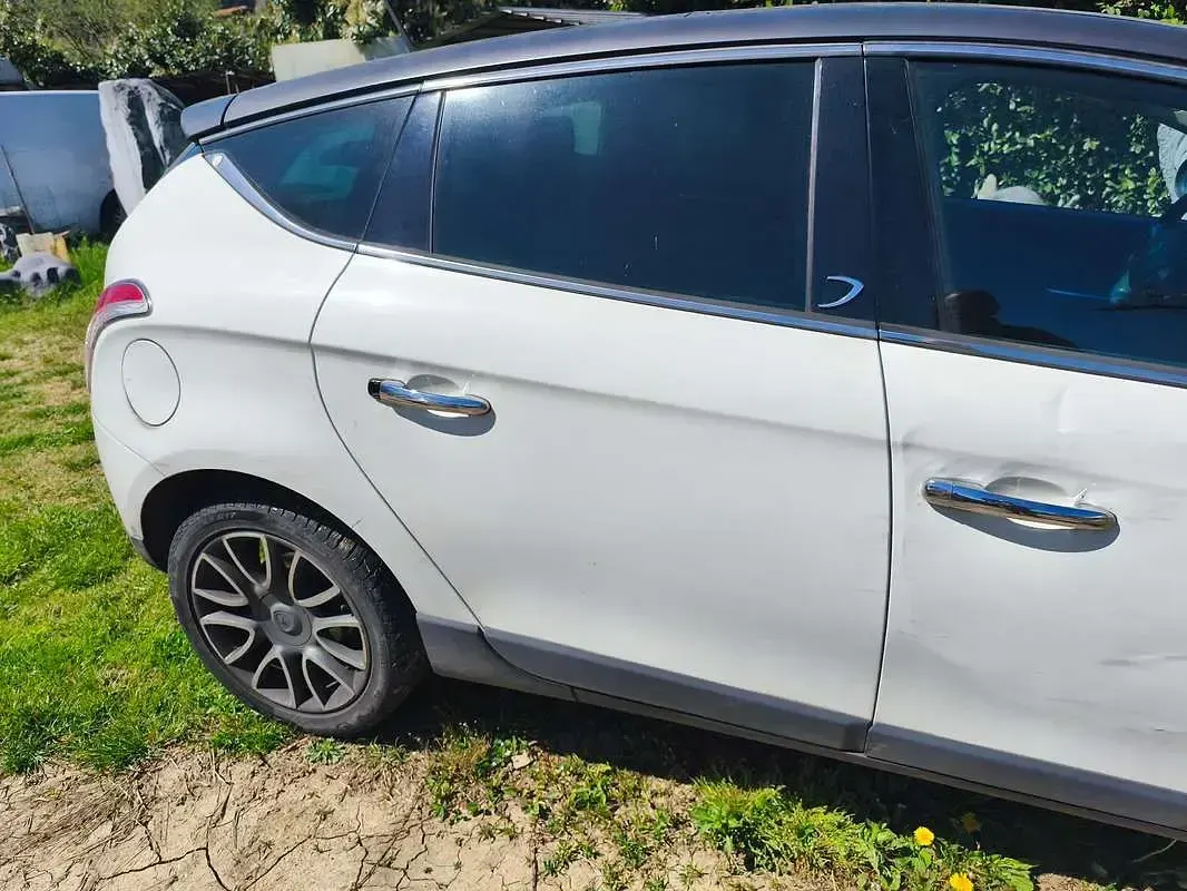 Usata Lancia Delta 120 CV (88 kW) 2009 Bianco Utilitaria