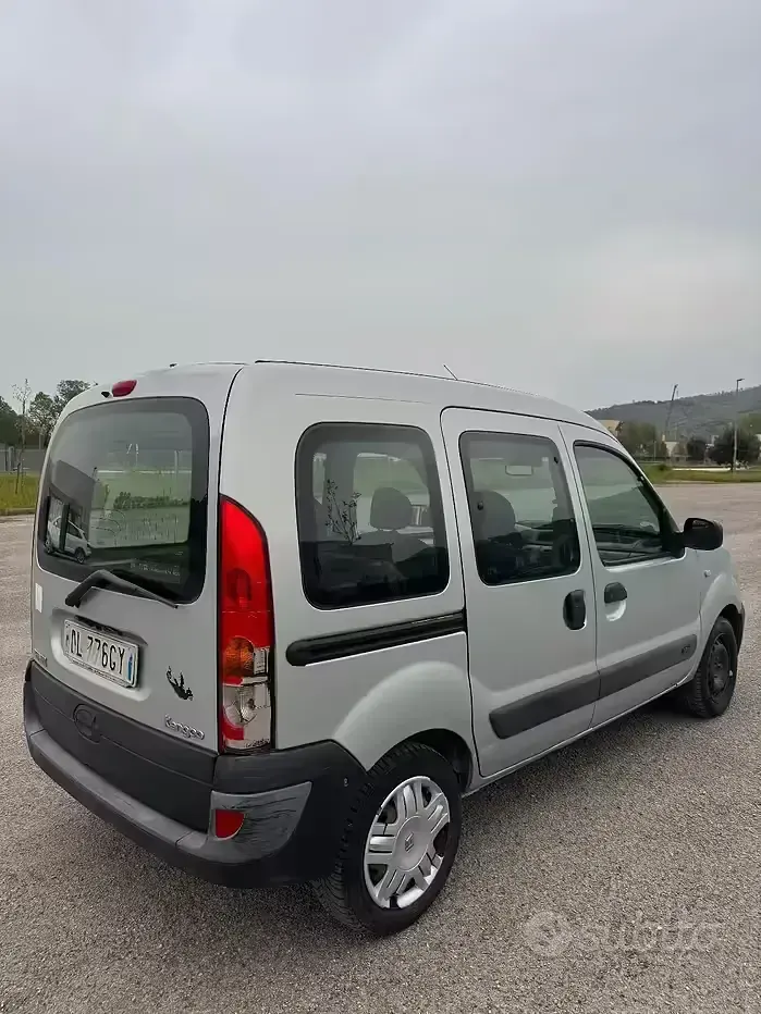 Usata Renault Kangoo 75 CV (55 kW) 2007 Monovolume