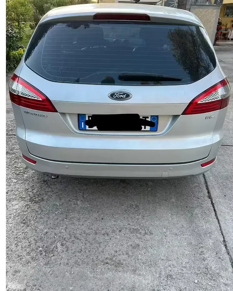 Usata Ford Mondeo 140 CV (102 kW) 2008 Grigio Station wagon