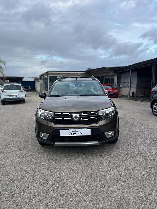 Usata Dacia Sandero Comfort 95 CV (69 kW) 2019 Marrone Berlina