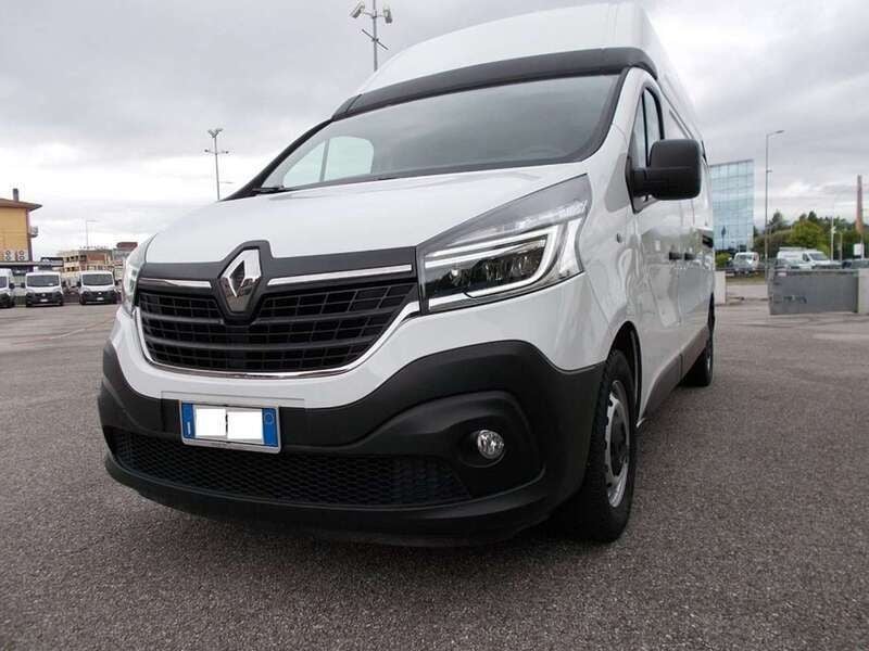 Usata Renault Trafic 145 CV (106 kW) 2021 Bianco / pastello Monovolume