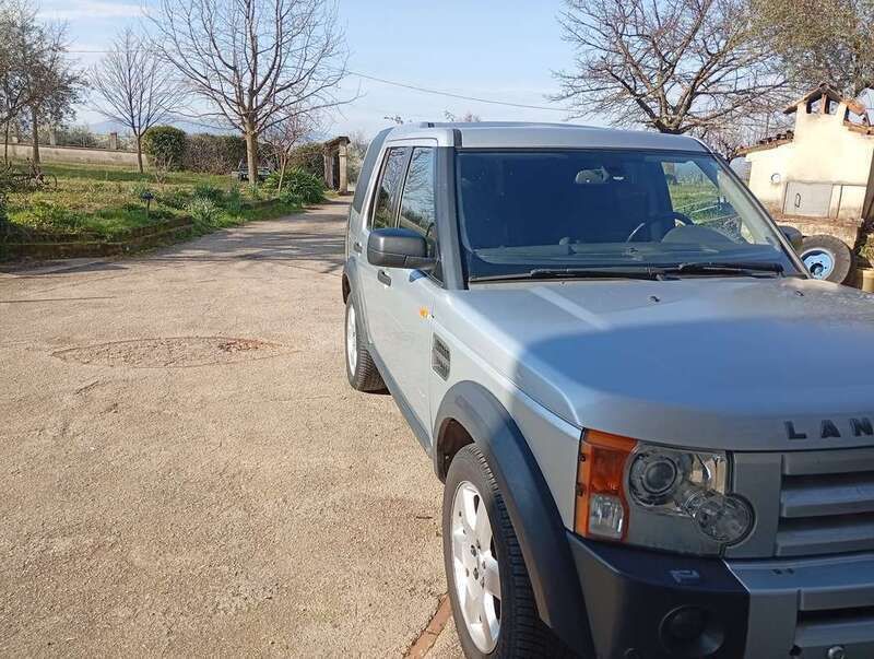 Grigio Usata 2007 Land Rover Discovery 3 SUV | 8000 € (Buon prezzo) - Immagine 1/4