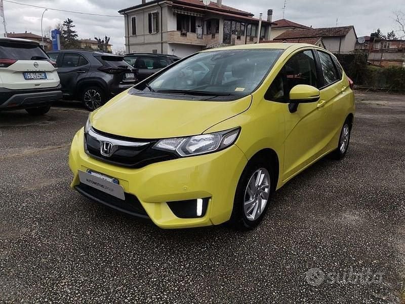 Usata Honda Jazz Elegance 98 CV (72 kW) 2016 Giallo Utilitaria