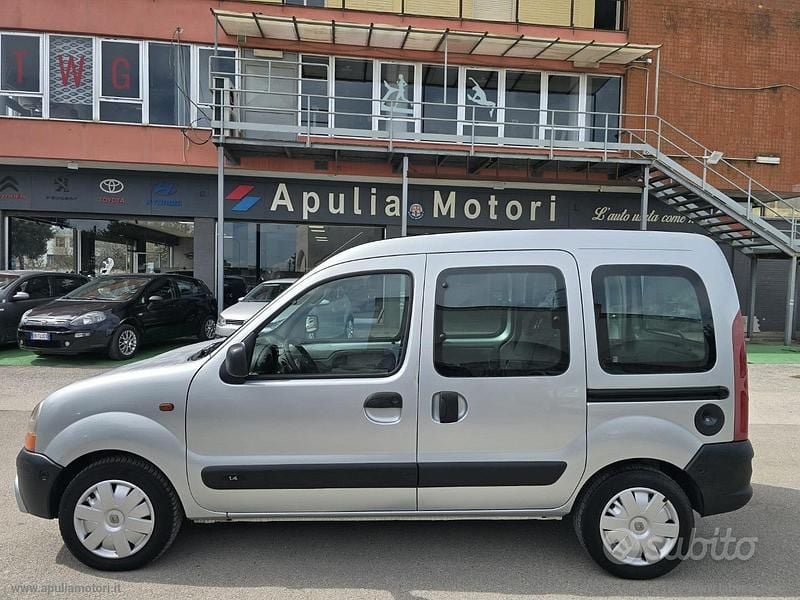 Usata Renault Kangoo 75 CV (55 kW) 2002 Grigio Monovolume