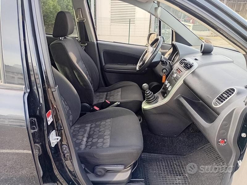 Usata Opel Agila 65 CV (47 kW) 2009 Blu Monovolume