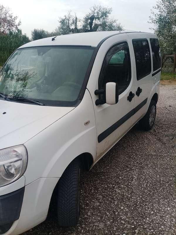 Usata Fiat Doblò Active 90 CV (66 kW) 2010 Monovolume