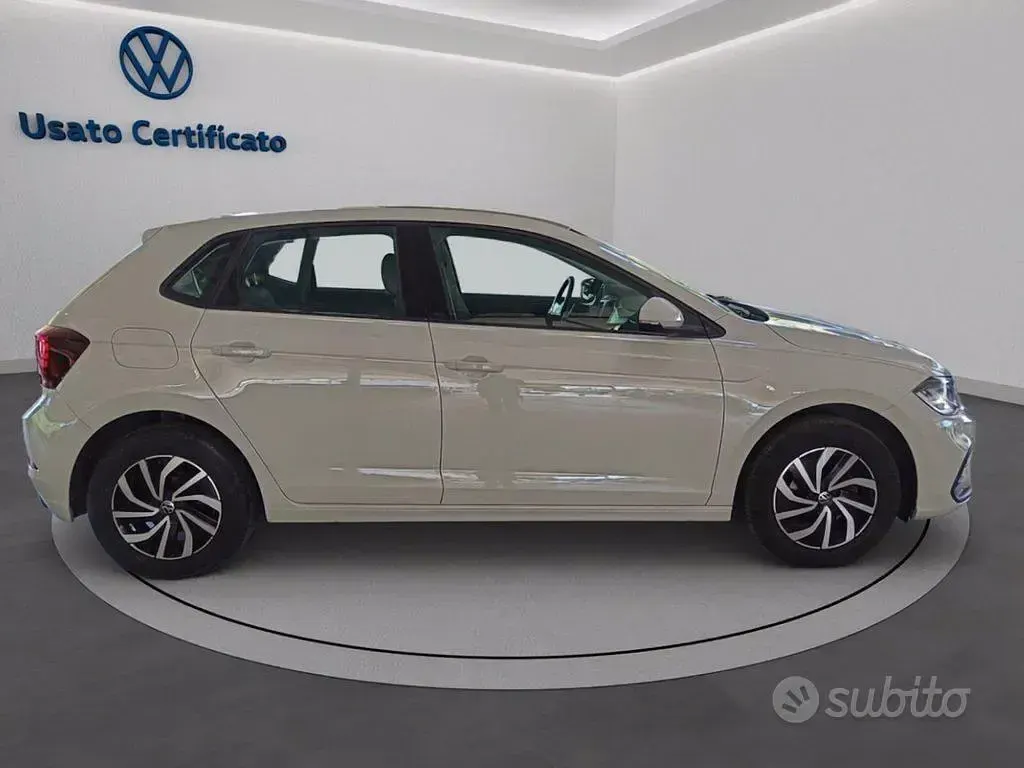 Usata VW Polo Life 80 CV (58 kW) 2023 Ascot grey Utilitaria
