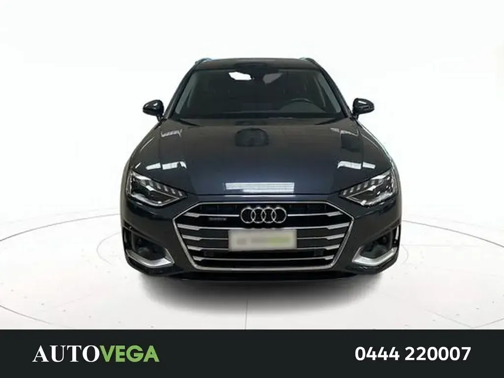 Usata Audi A4 Advanced 204 CV (150 kW) 2022 Grigio / pastello Station wagon