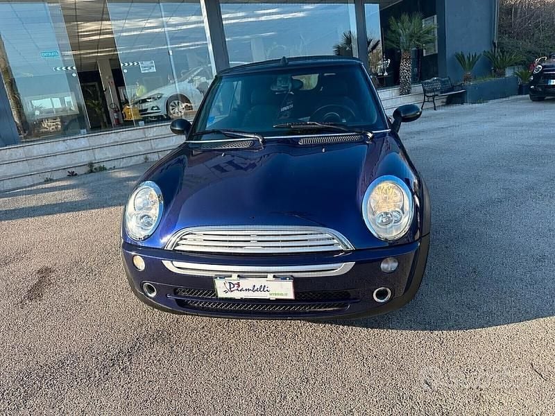 Usata Mini One Cabriolet 90 CV (66 kW) 2005 Blu Cabrio