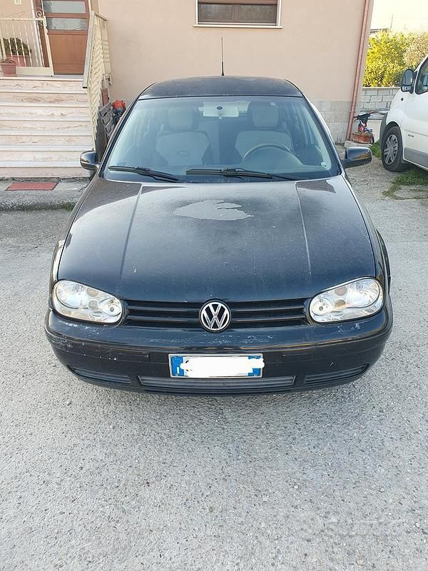 Usata VW Golf IV 101 CV (74 kW) 2002 Nero Berlina