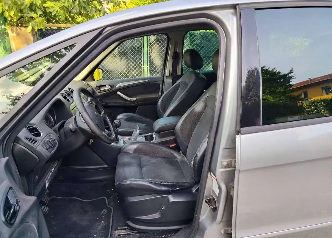 Usata Ford S-MAX Titanium 140 CV (102 kW) 2006 Argento Monovolume