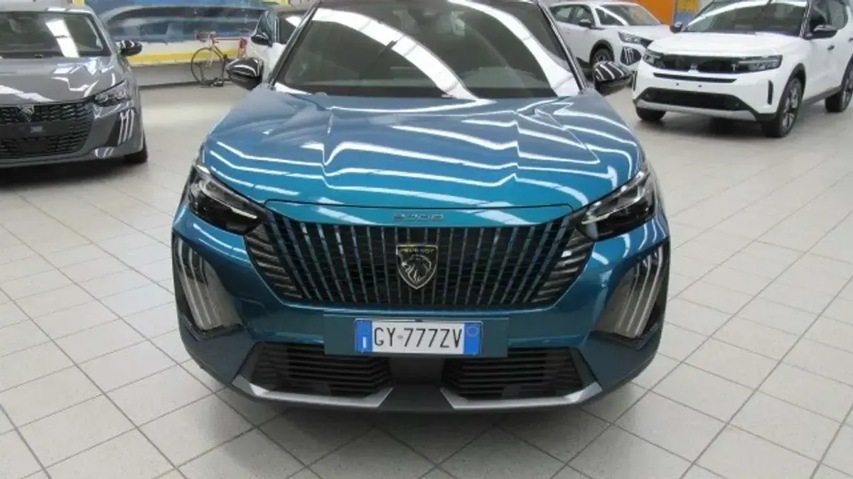 Usata Peugeot 2008 GT 136 CV (100 kW) 2025 Blu/azzurro SUV