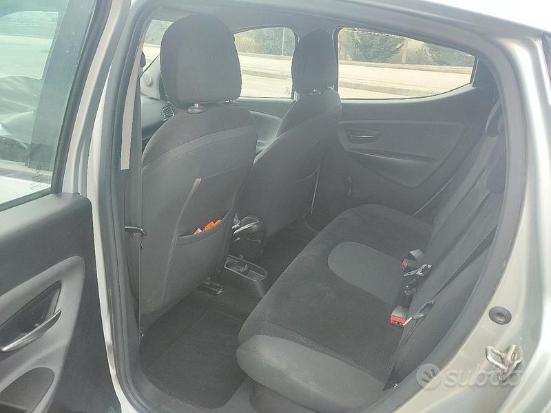 Usata Lancia Ypsilon 80 CV (58 kW) 2013 Grigio Utilitaria