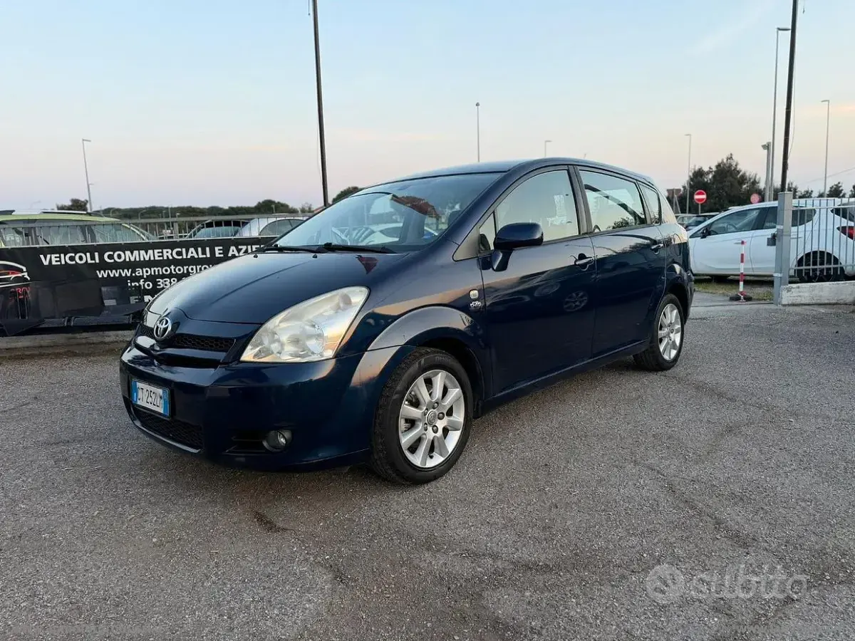 Usata Toyota Corolla Verso Sol 116 CV (85 kW) 2005 Monovolume