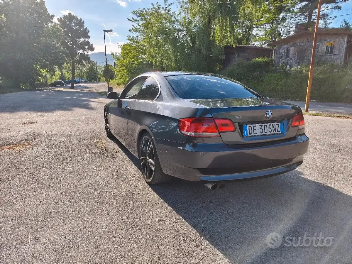 Usata BMW 325 218 CV (160 kW) 2006 Grigio Coupé