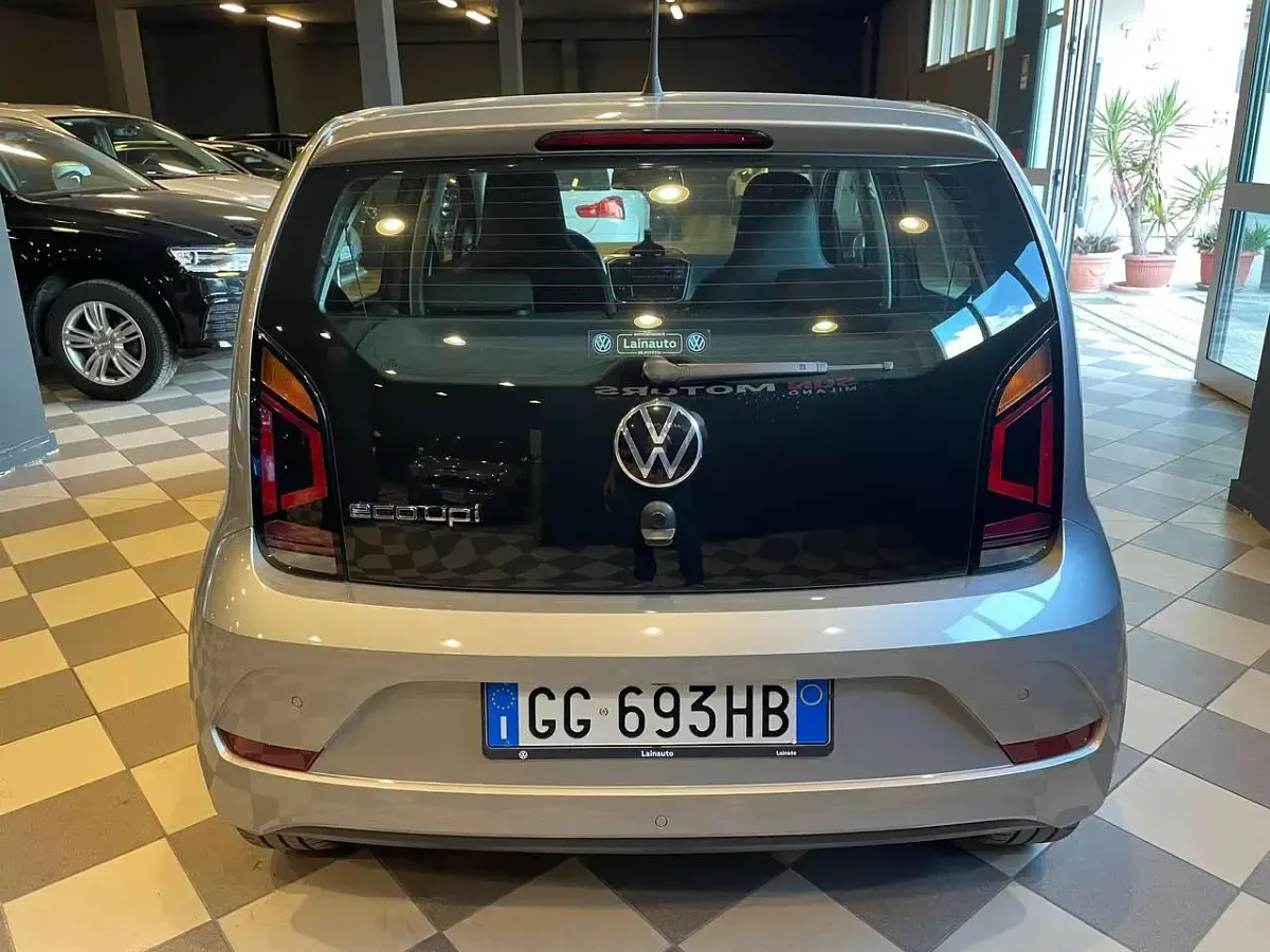 Usata VW up! Move 68 CV (50 kW) 2021 Grigio Utilitaria
