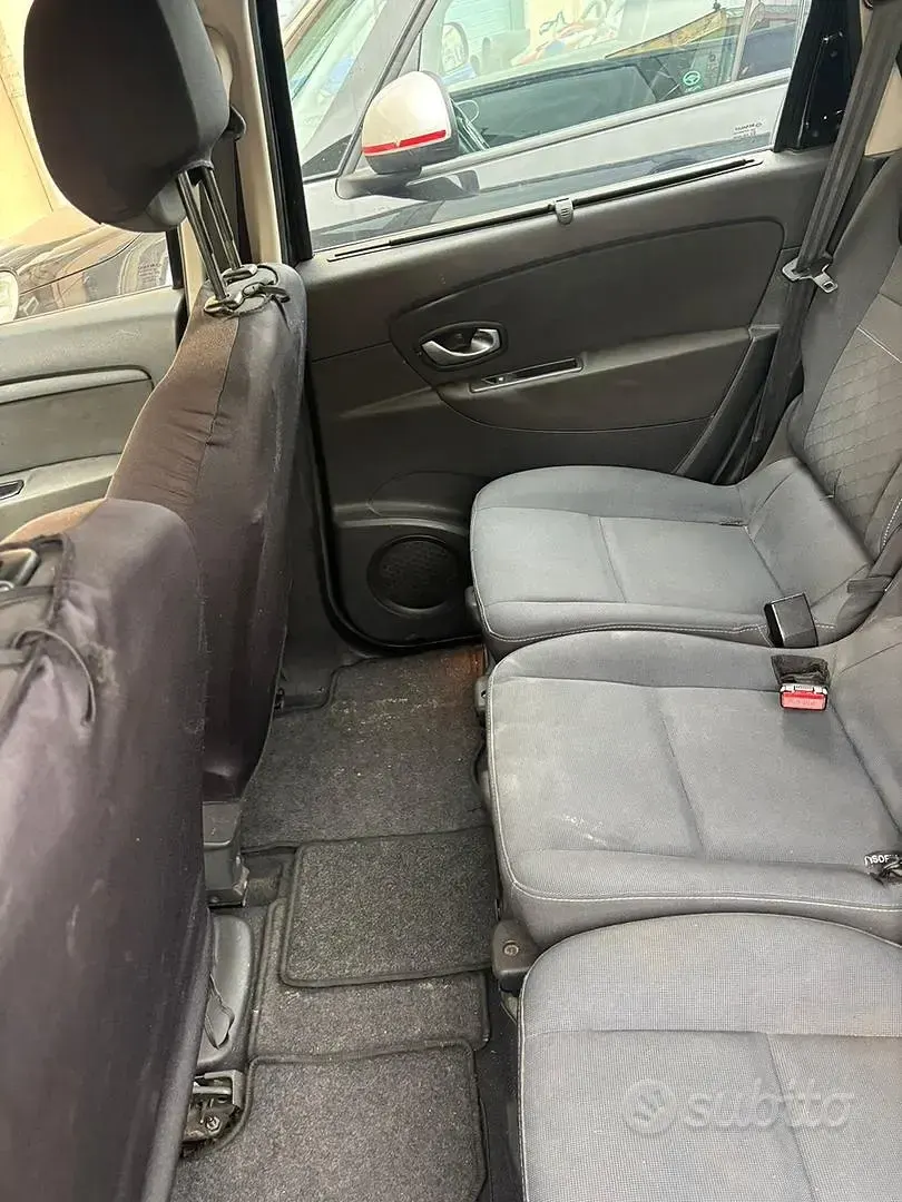 Usata Renault Scenic E-Tech 110 CV (80 kW) 2010 Monovolume