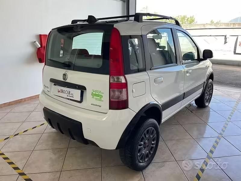 Usata Fiat Panda 4x4 Climbing 69 CV (50 kW) 2004 Bianco Utilitaria