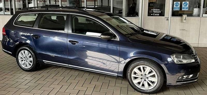 Usata VW Passat Comfortline 140 CV (102 kW) 2011 Blu/azzurro Station wagon