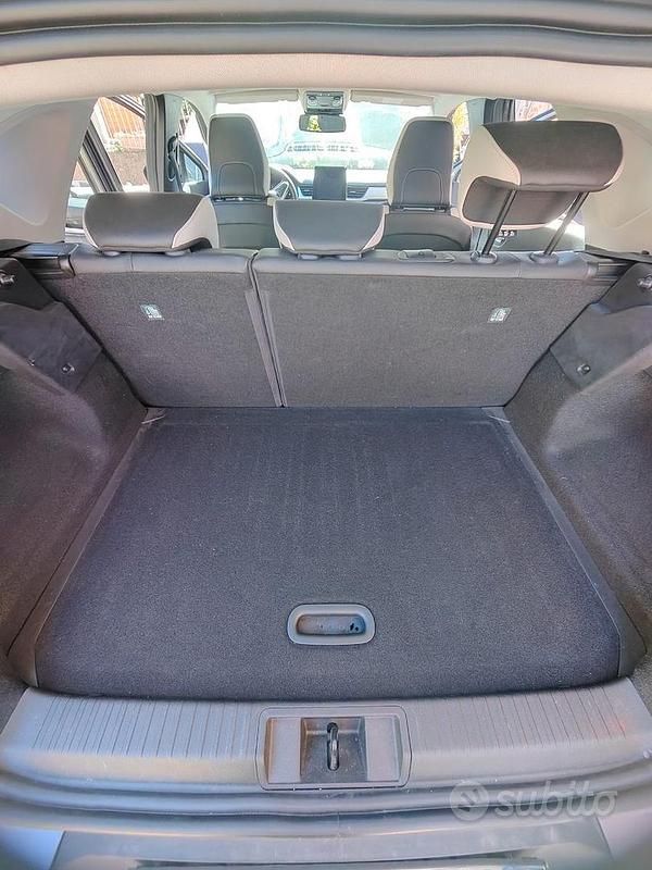 Usata Renault Captur Techno 101 CV (74 kW) 2023 Grigio SUV