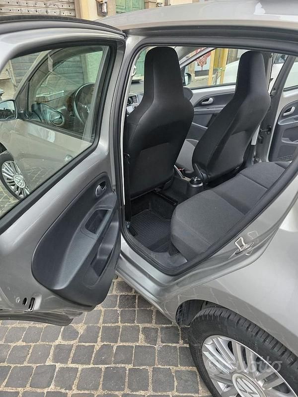 Usata VW up! Sportline 65 CV (47 kW) 2022 Grigio Utilitaria