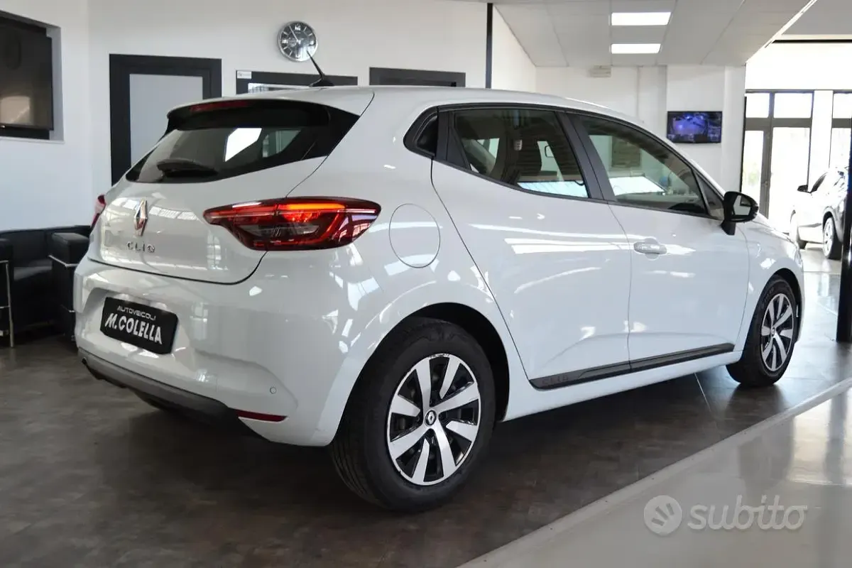 Usata Renault Clio V Equilibre 101 CV (74 kW) 2023 Bianco Berlina