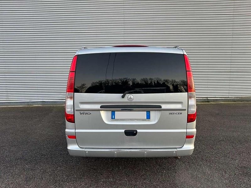 Usata Mercedes Vito 136 CV (100 kW) 2012 Argento metallizzato Furgone
