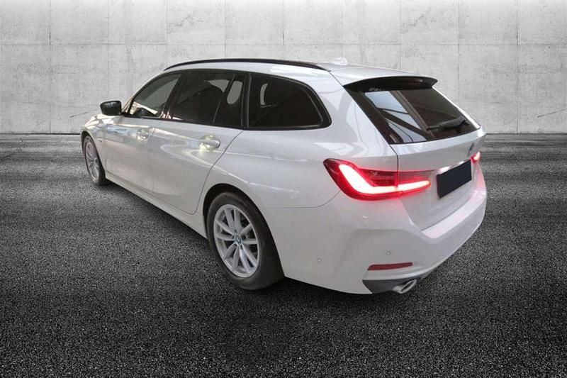 Usata BMW 320e 204 CV (150 kW) 2023 Bianco Station wagon