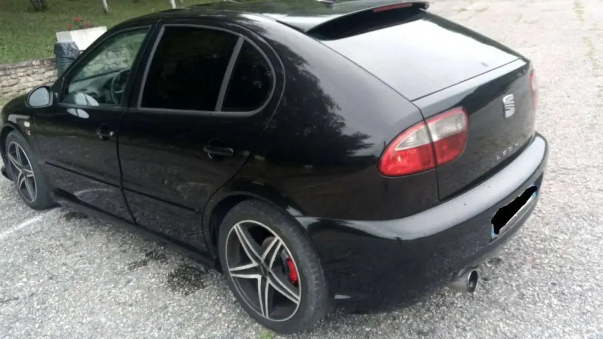Usata Seat Leon FR 150 CV (110 kW) 2005 Nero Utilitaria