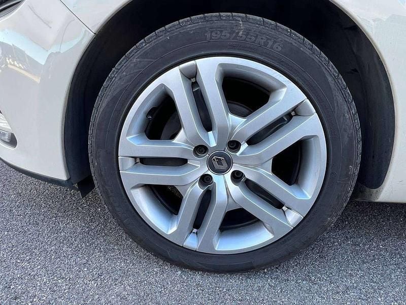 Usata Renault Clio V 90 CV (66 kW) 2019 Beige Berlina