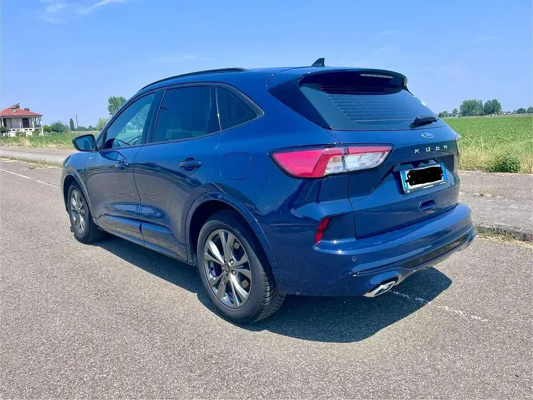 Usata Ford Kuga ST-Line 120 CV (88 kW) 2023 Blu/azzurro SUV