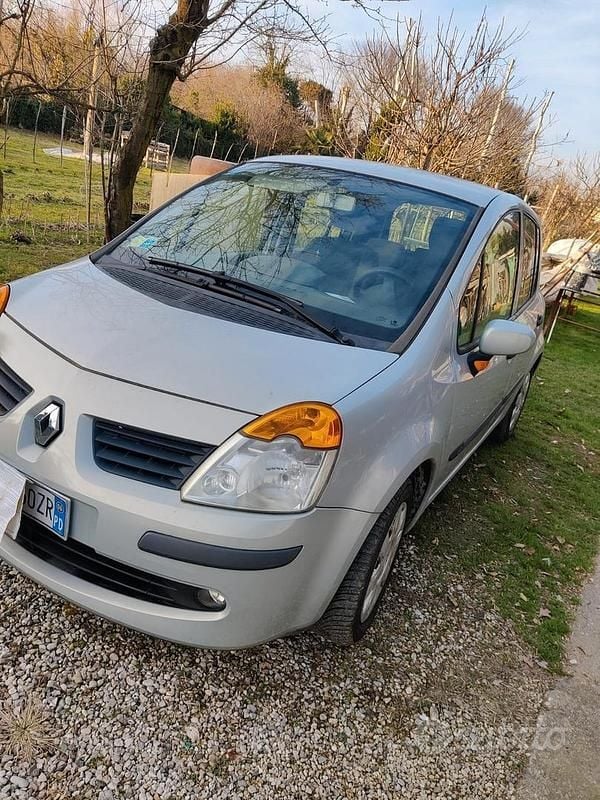 Usata Renault Modus 65 CV (47 kW) 2006 Grigio Monovolume