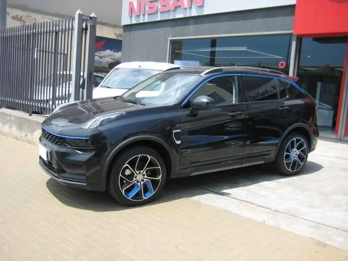 Usata Lynk & Co 01 179 CV (131 kW) 2023 Nero SUV