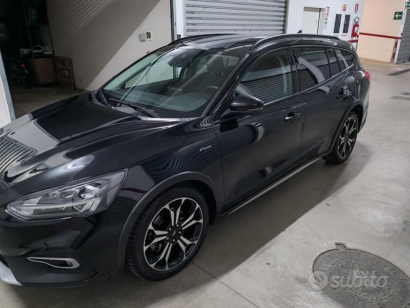 Usata Ford Focus Active 120 CV (88 kW) 2020 Grigio Station wagon