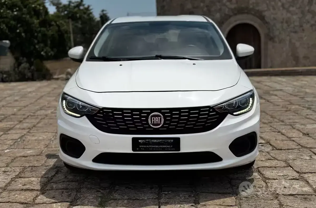 Usata Fiat Tipo Easy 120 CV (88 kW) 2018 Berlina