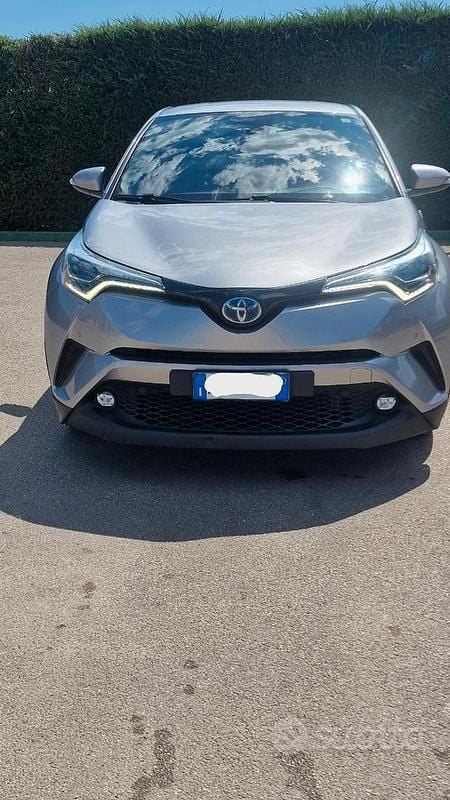 Usata Toyota C-HR Lounge 105 CV (77 kW) 2018 Grigio SUV