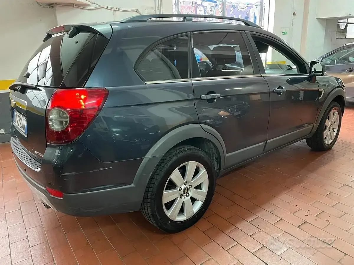 Usata Chevrolet Captiva Sport 150 CV (110 kW) 2009 Grigio SUV