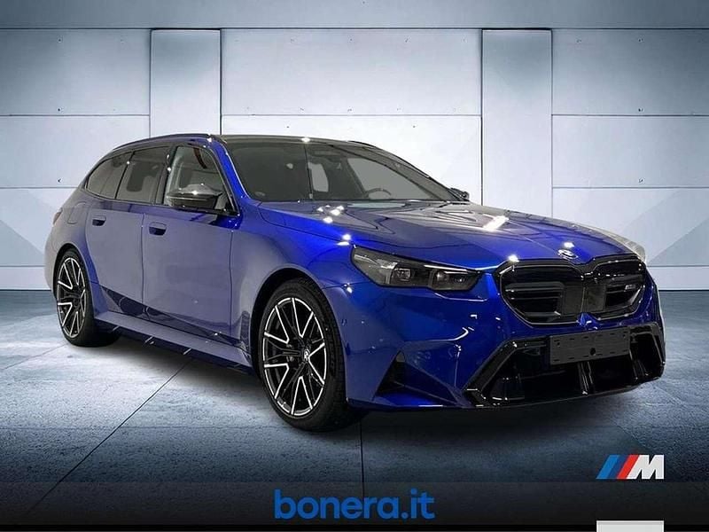 Nuova BMW M5 Comfort Edition 727 CV (534 kW) 2025 Blu Station wagon