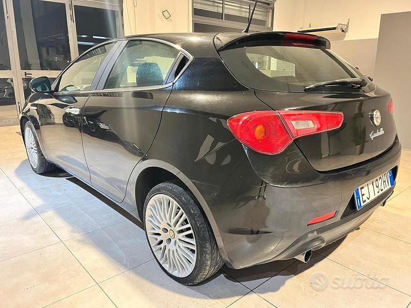 Usata Alfa Romeo Giulietta Distinctive 170 CV (125 kW) 2011 Nero Berlina