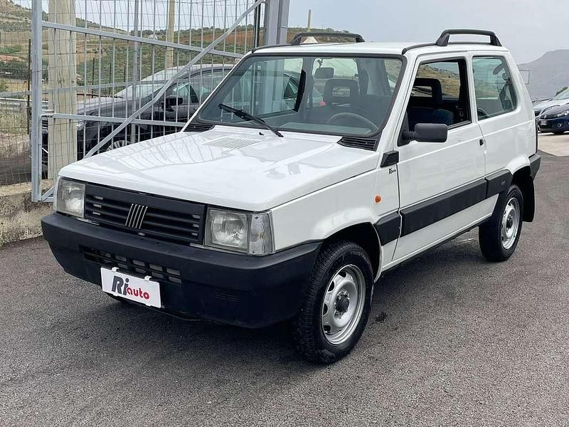 Usata Fiat Panda 4x4 Trekking 54 CV (39 kW) 2001 Bianco Utilitaria