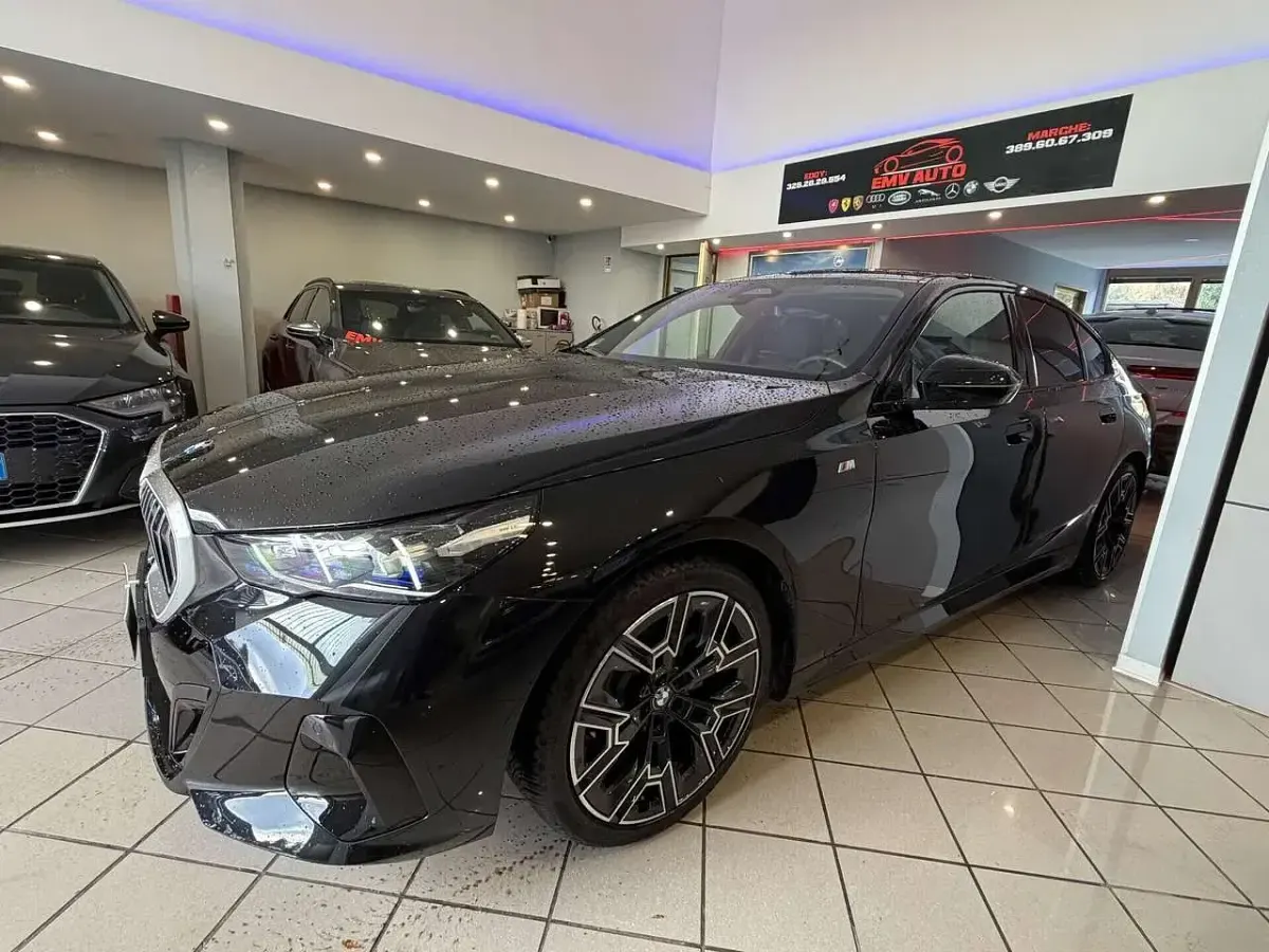 Usata BMW 520 M Sport 197 CV (144 kW) 2025 Nero Berlina