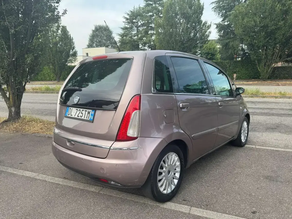 Usata Lancia Musa 95 CV (69 kW) 2007 Lilla Monovolume