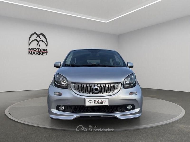 Usata Smart ForFour Superpassion 90 CV (66 kW) 2019 Argento Utilitaria