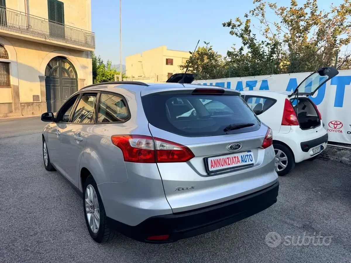 Usata Ford Focus Titanium 95 CV (69 kW) 2012 Grigio Station wagon