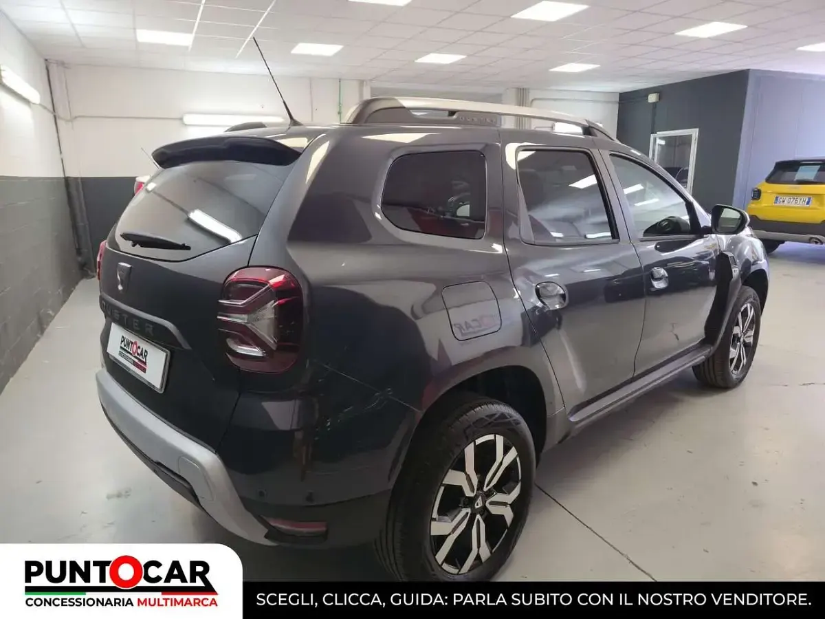 Usata Dacia Duster Journey 101 CV (74 kW) 2022 Grigio SUV