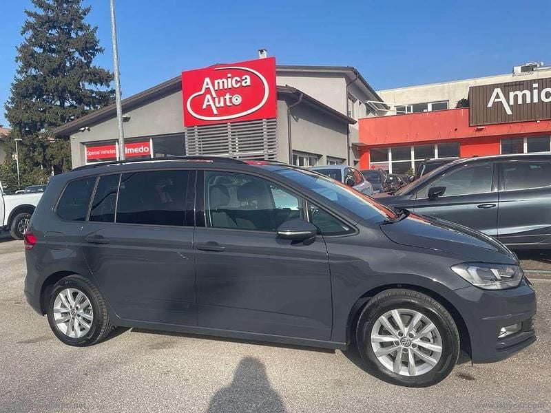 Usata VW Touran Business 150 CV (110 kW) 2016 Grigio Monovolume