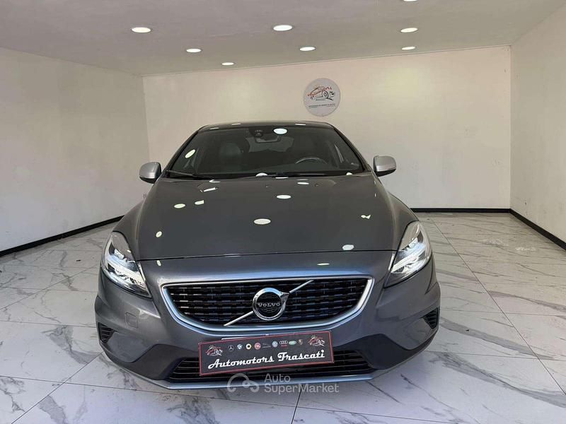 Usata Volvo V40 R-Design 150 CV (110 kW) 2018 Argento Berlina