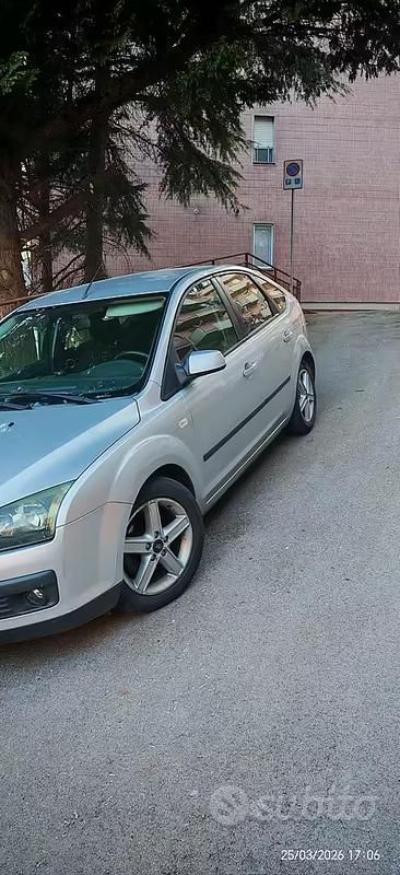 Usata Ford Focus 90 CV (66 kW) 2007 Berlina