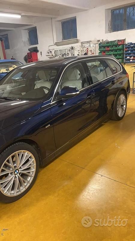 Usata BMW 325 Sport Line 2014 Blu Station wagon